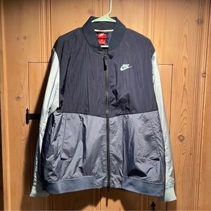 Nike mens lightweight jacket. XL